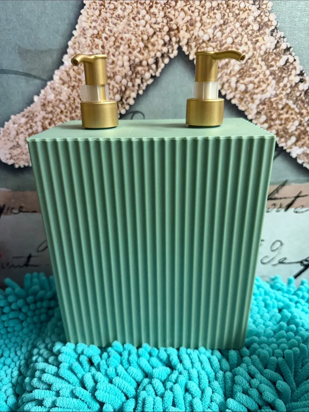 ❣️5|$25❣️Mint Green Bath Accessory Set with Gold Pumps